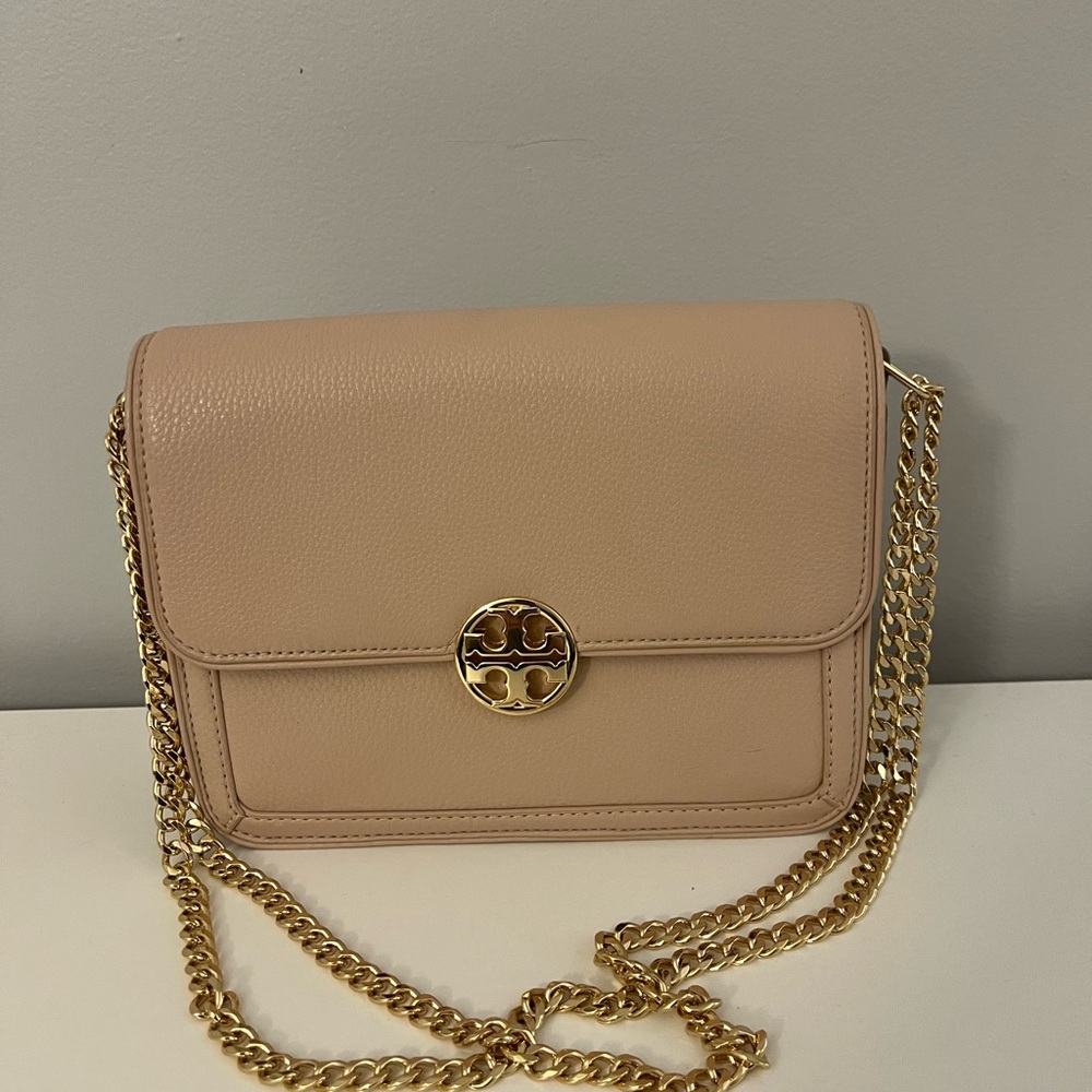 Brand New Tory Burch Elegant Beige Leather with Metallic leather combo bag